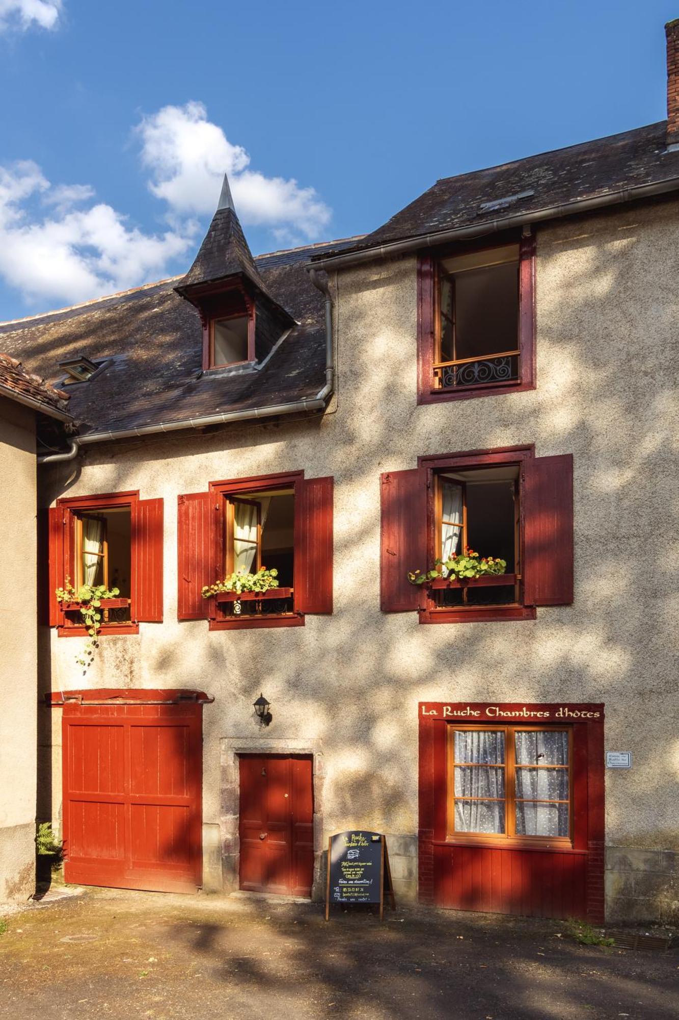 La Ruche Chambres D'Hotes Segur-le-Chateau Екстер'єр фото